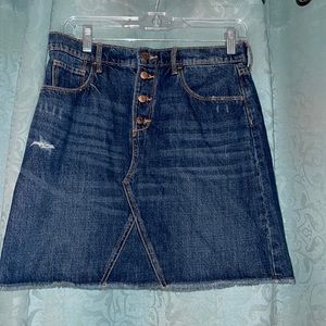 Old Navy Girls Distressed Denim Skirt Size  XXL (18)